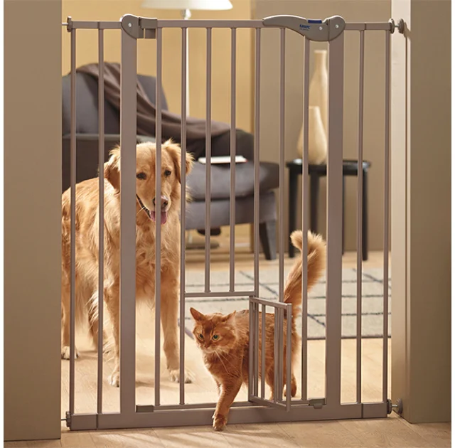 Перегородка Savic Dog Barrier + Small Door для собак, з дверцятами, 107×75-84 см