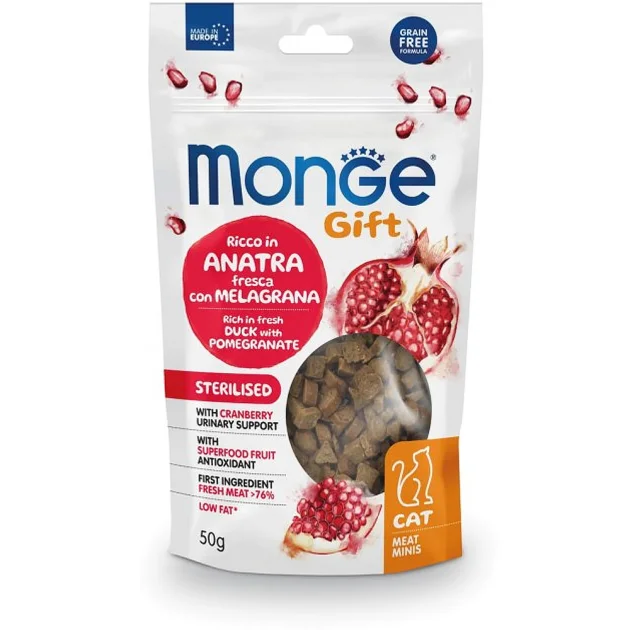 Лакомство Monge Gift Cat Sterilised для кошек, утка с гранатом, 50 г