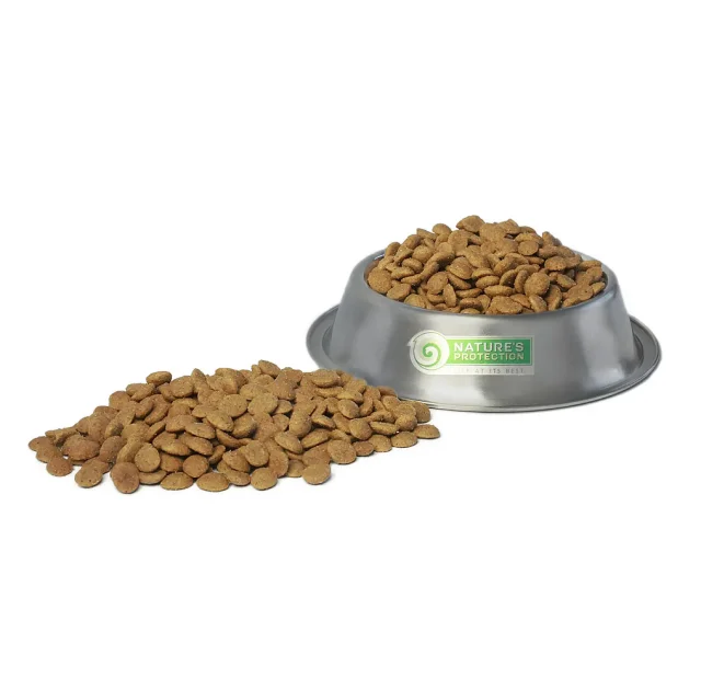 Беззерновой сухой корм Natures Protection Lifestyle Sterilised для стерилизованных кошек, с лососем и крилем, 400 г