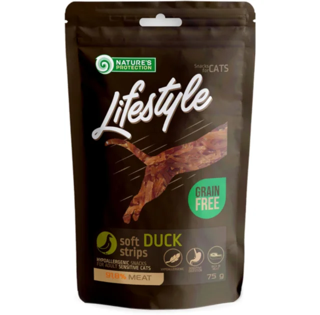 Ласощі Nature's Protection Lifestyle Cat Snacks Soft Duck Strips,  для котів  м'які смужки з качки, 75 г