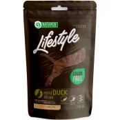 Лакомство Nature's Protection Lifestyle Snack для кошек Mini Duck Dices для кошек, мини кусочки утки, 75 г