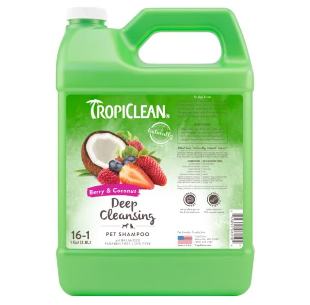 Шампунь TropiClean Berry & Coconut "Ягода и кокос" для собак и кошек, 3,8 л